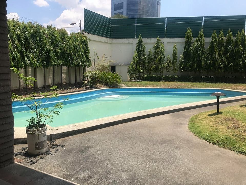"3BR House for Rent in Dasmari?as Village, Makati"07
