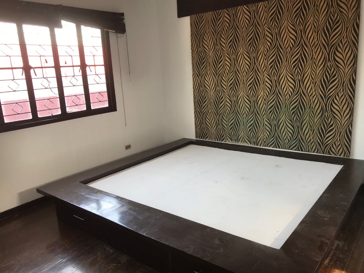 "5BR House for Rent in Marcelo Green, Para?aque"08