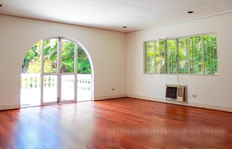 "4BR House for Rent in Dasmari?as Village, Makati"08