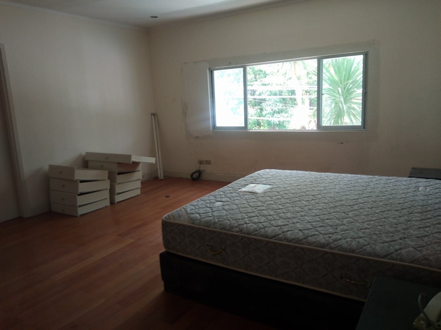 "3BR House for Rent in Dasmari?as Village, Makati"06