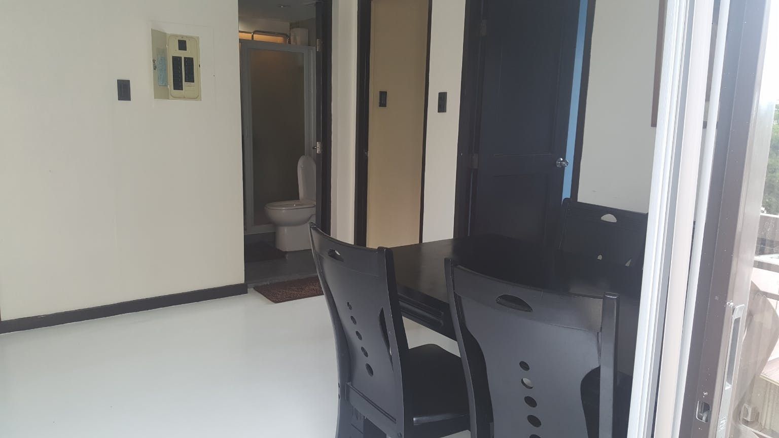 "2BR Condo for Rent in Azure Urban Resort Residences, Bicutan, Para?aqu"04