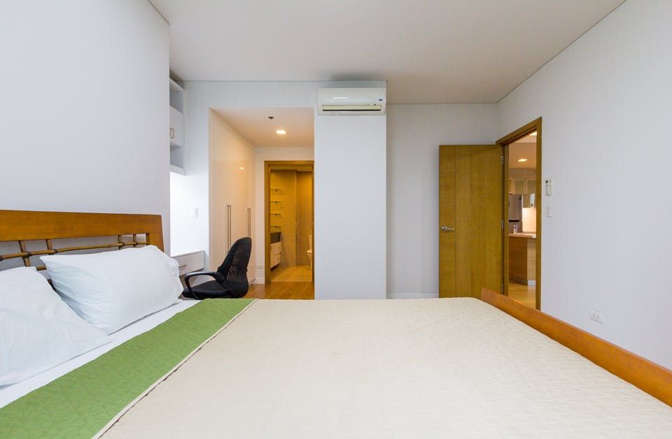"1BR Condo for Rent in Park Terraces, San Lorenzo, Makati"06