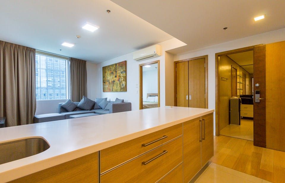 "1BR Condo for Rent in Park Terraces, San Lorenzo, Makati"10