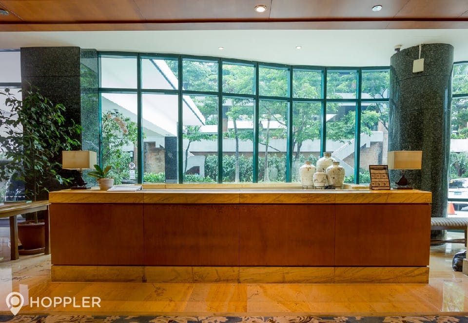 "2BR Condo for Rent in Hidalgo Place, Rockwell Center, Makati"08