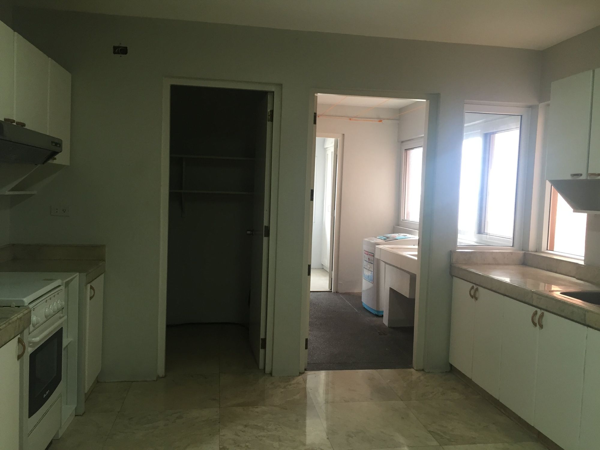 "3BR Condo for Rent in Horizon Condominium, Ortigas Center, Pasig"03