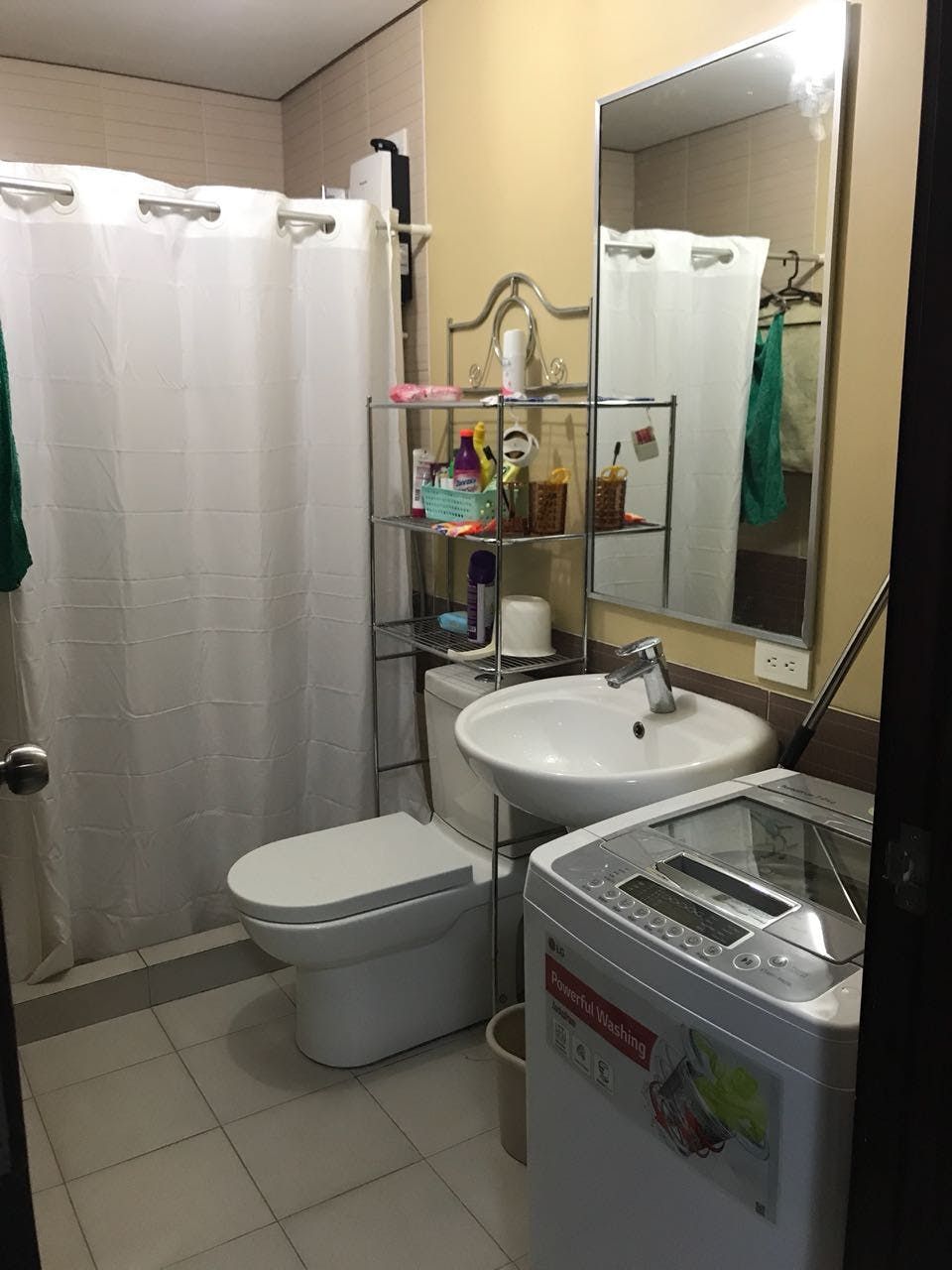 "1BR Condo for Rent in The Fort Residences, BGC - Bonifacio Global City"08