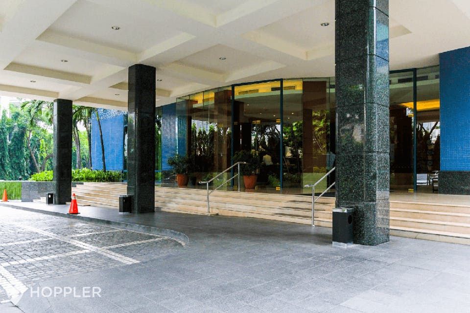 "3BR Condo for Rent in Luna Gardens, Rockwell Center, Makati"04