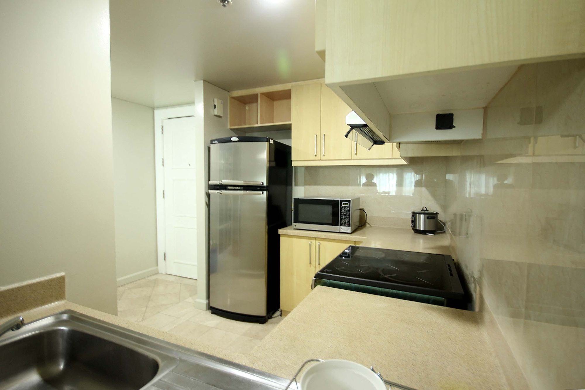 "1BR Condo for Rent in The Manansala, Rockwell Center, Makati"09