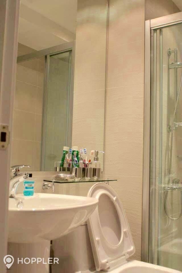 "Studio Condo for Rent in The Knightsbridge Residences, Poblacion, Maka"08