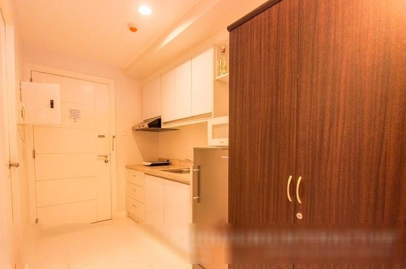 "Studio Condo for Rent in KL Tower, Legazpi Village, Makati"03