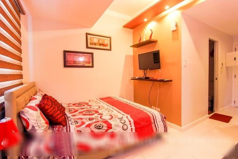 "Studio Condo for Rent in KL Tower, Legazpi Village, Makati"06