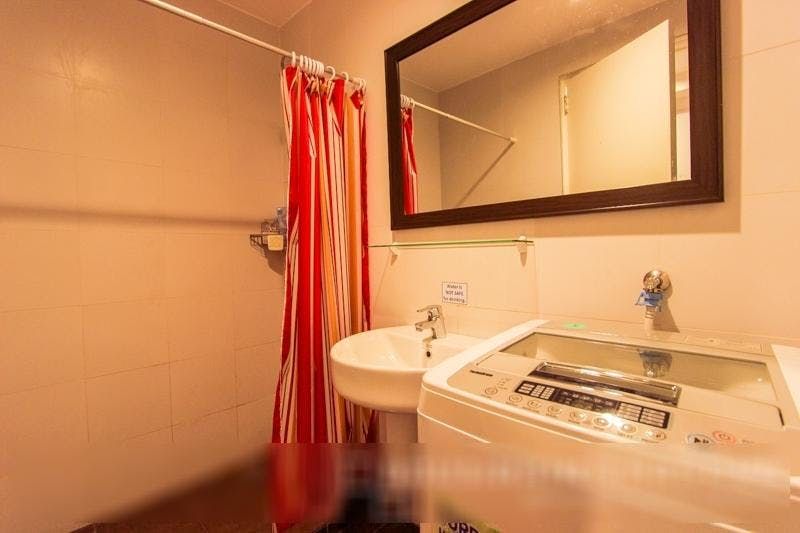 "Studio Condo for Rent in KL Tower, Legazpi Village, Makati"07