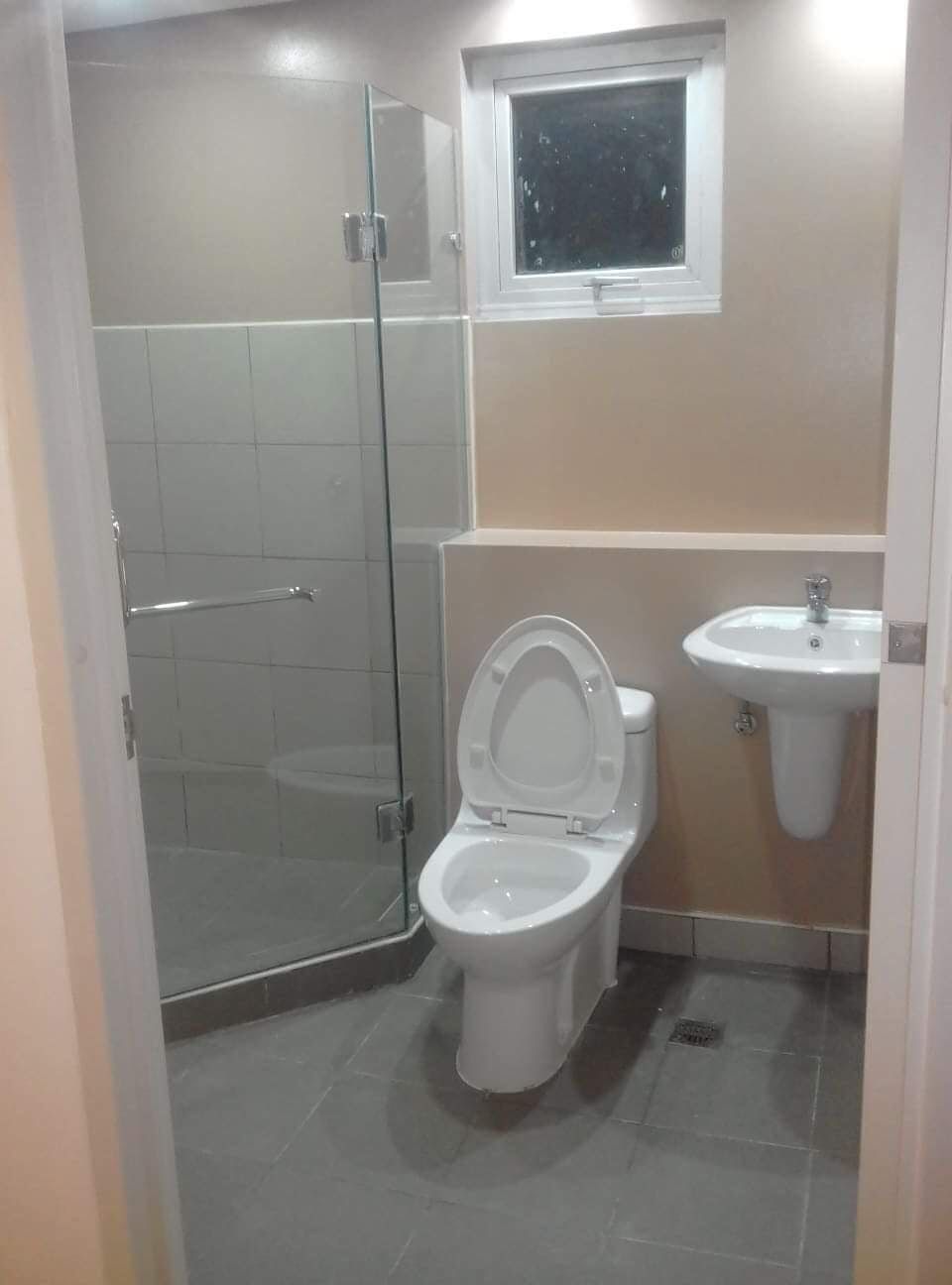 "Studio Condo for Rent in One Maridien Tower, BGC - Bonifacio Global Ci"03