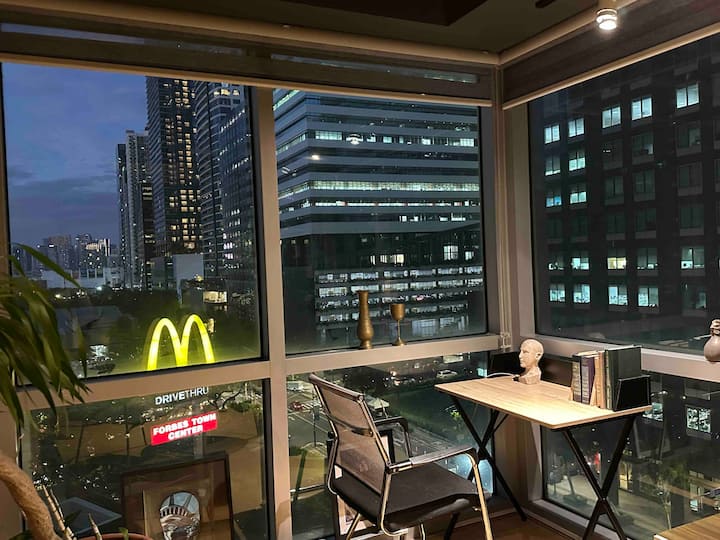タギッグ (Taguig)、フィリピンのまるまる貸切のコンドミニアム02