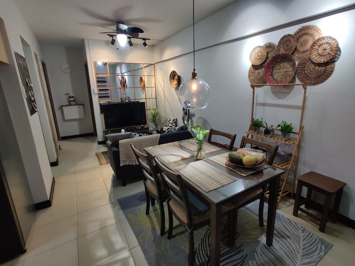 Las Piñas、フィリピンのまるまる貸切のコンドミニアム03