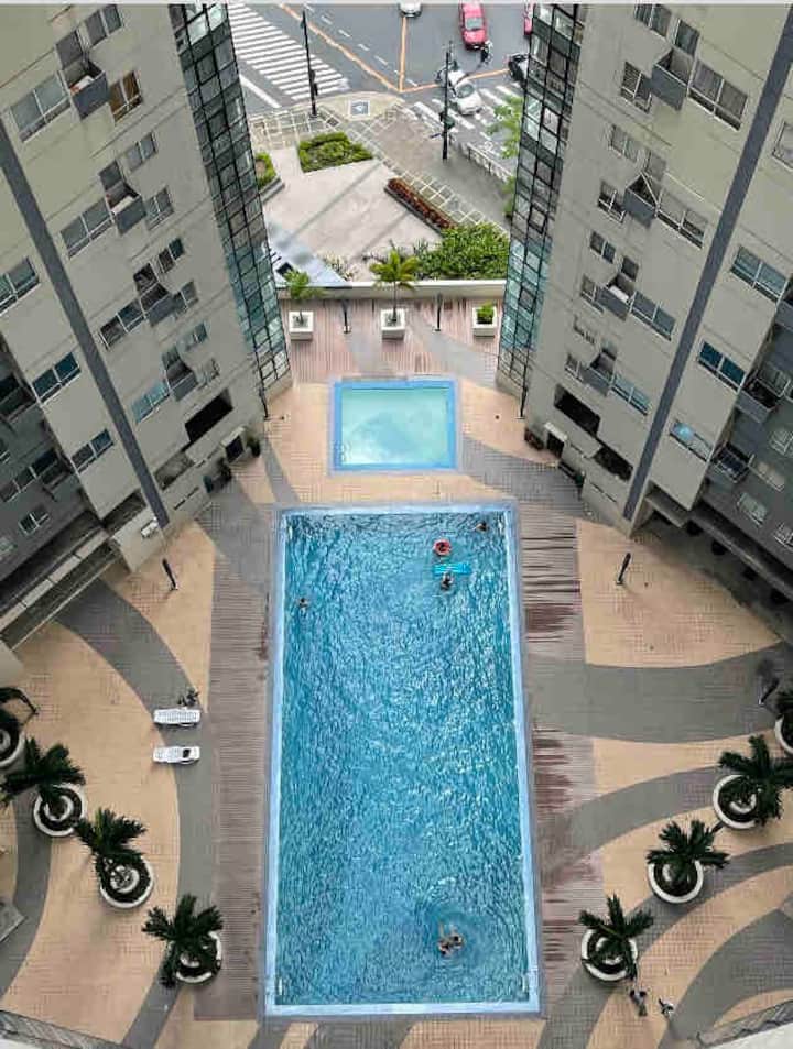 タギッグ (Taguig)、フィリピンのまるまる貸切のコンドミニアム08