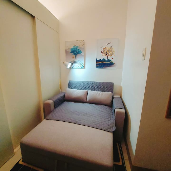 Las Piñas、フィリピンのまるまる貸切のコンドミニアム03