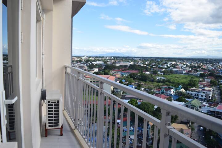 Las Pinas、フィリピンのまるまる貸切のアパート・マンション04