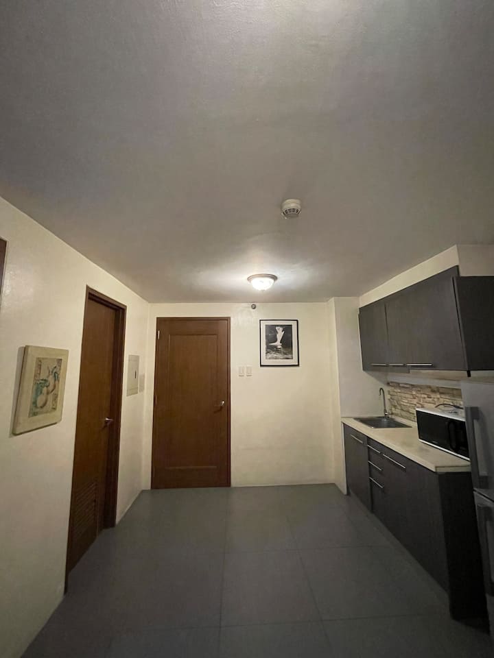 Las Piñas、フィリピンのまるまる貸切のアパート・マンション05