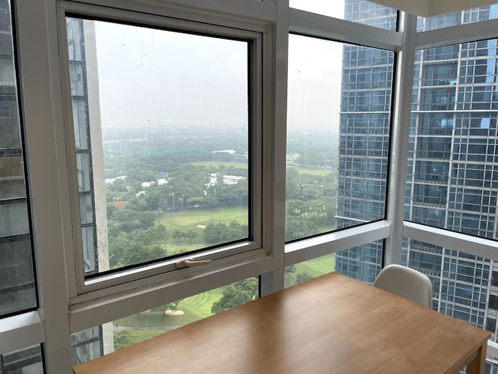 タギッグ (Taguig)、フィリピンのまるまる貸切のコンドミニアム03