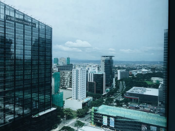 タギッグ (Taguig)、フィリピンのまるまる貸切のコンドミニアム05