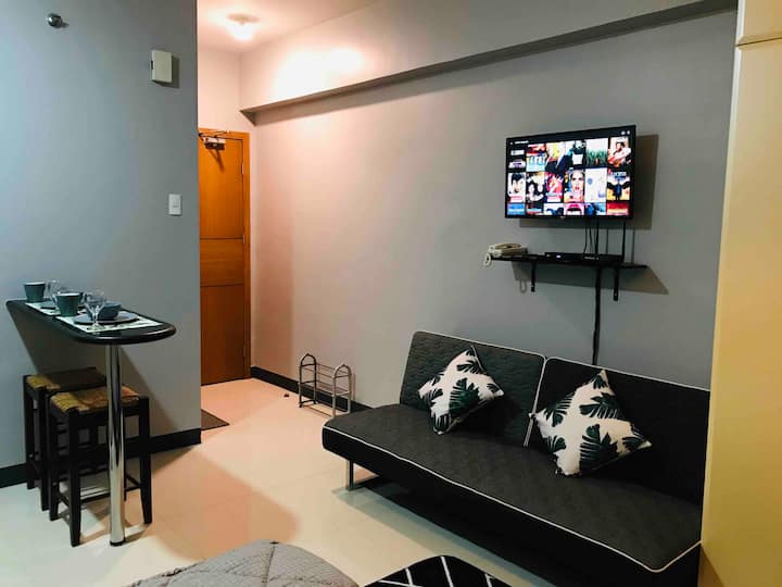 タギッグ (Taguig)、フィリピンのまるまる貸切のコンドミニアム06