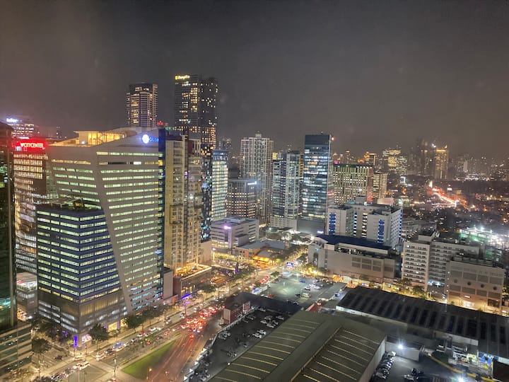 タギッグ (Taguig)、フィリピンのまるまる貸切のコンドミニアム02