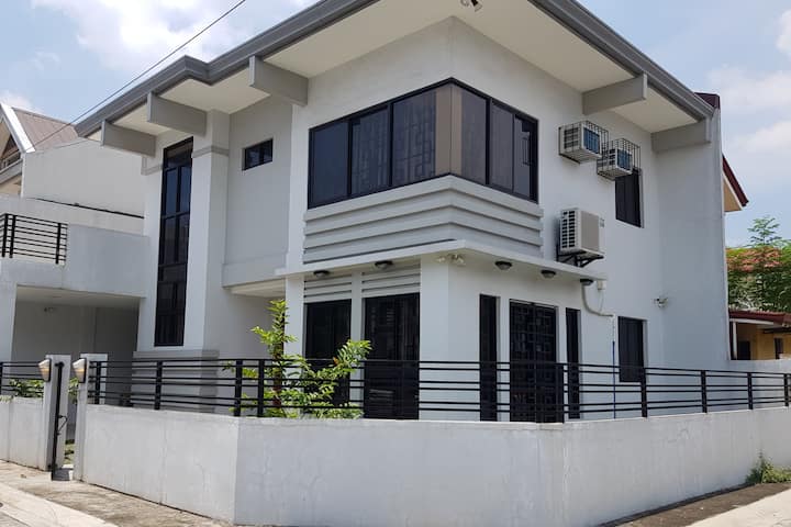 Marikina、フィリピンのまるまる貸切の住宅