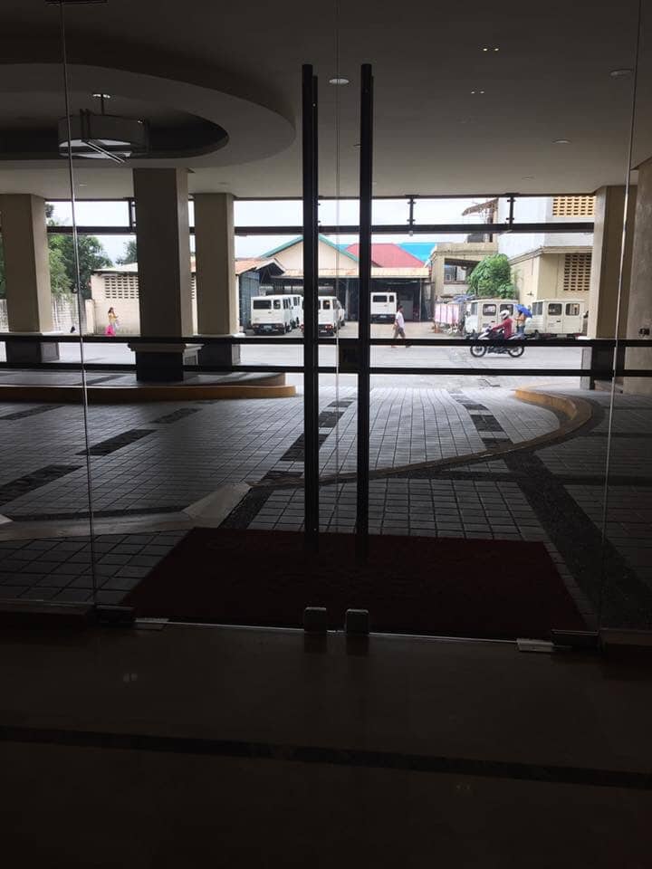 Cainta、フィリピンのまるまる貸切のコンドミニアム04
