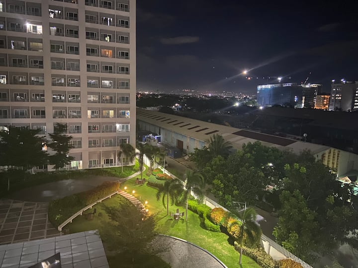 タギッグ (Taguig)、フィリピンのまるまる貸切のコンドミニアム02