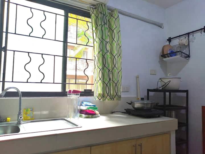 Cainta、フィリピンのまるまる貸切のコンドミニアム05