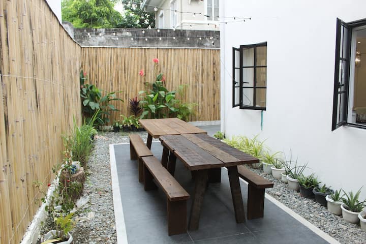 Las Piñas、フィリピンのまるまる貸切の住宅02