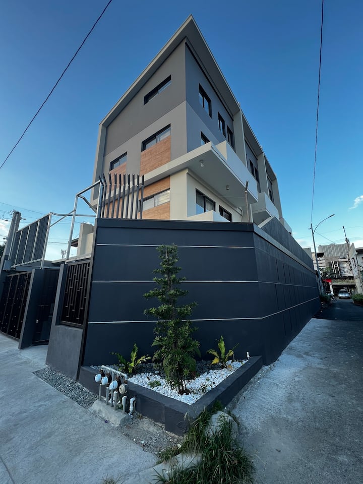 Lungsod Quezon、フィリピンのまるまる貸切のアパート・マンション03
