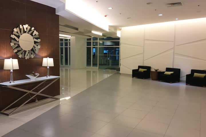 Makati、フィリピンのまるまる貸切のコンドミニアム06