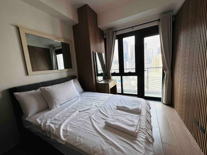 Makati、フィリピンのまるまる貸切のコンドミニアム01