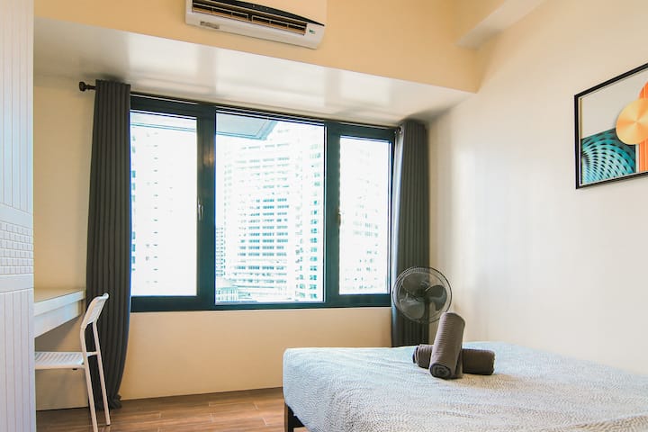 Makati、フィリピンのまるまる貸切のコンドミニアム02