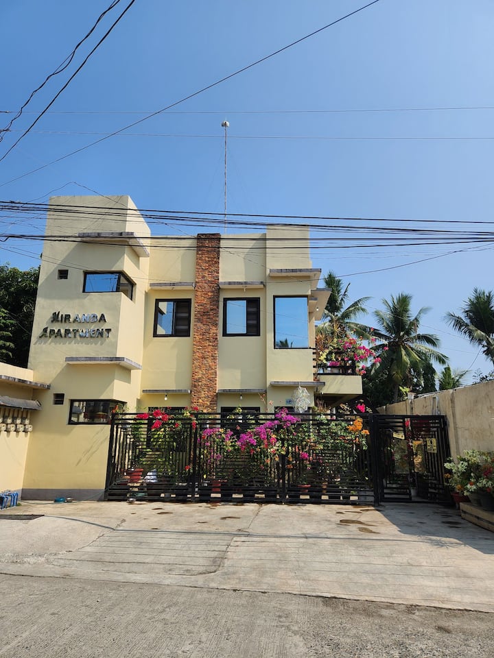 Cauayan City、フィリピンのまるまる貸切のアパート・マンション01