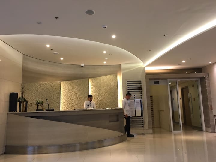 タギッグ (Taguig)、フィリピンのまるまる貸切のコンドミニアム03