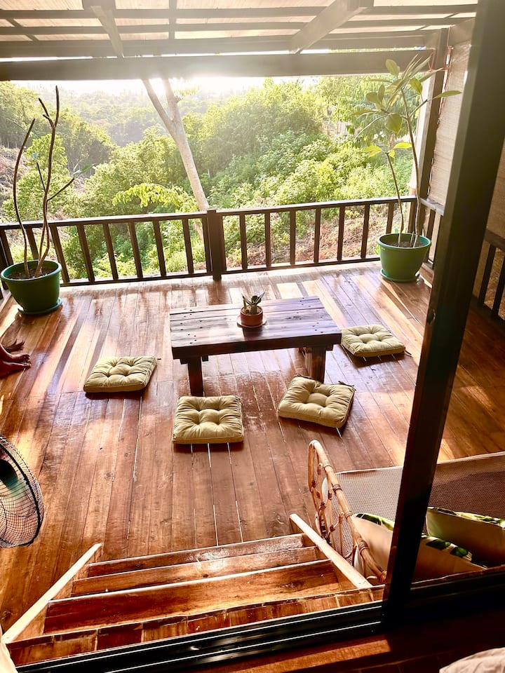 El Nido、フィリピンのまるまる貸切のログハウス04