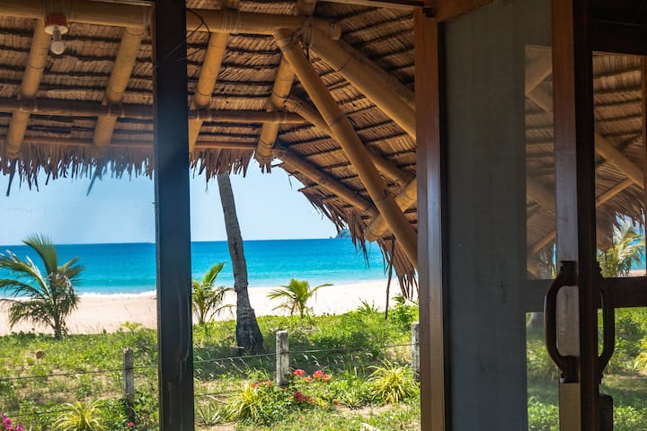 Nacpan Beach、フィリピンのネイチャーロッジの個室03