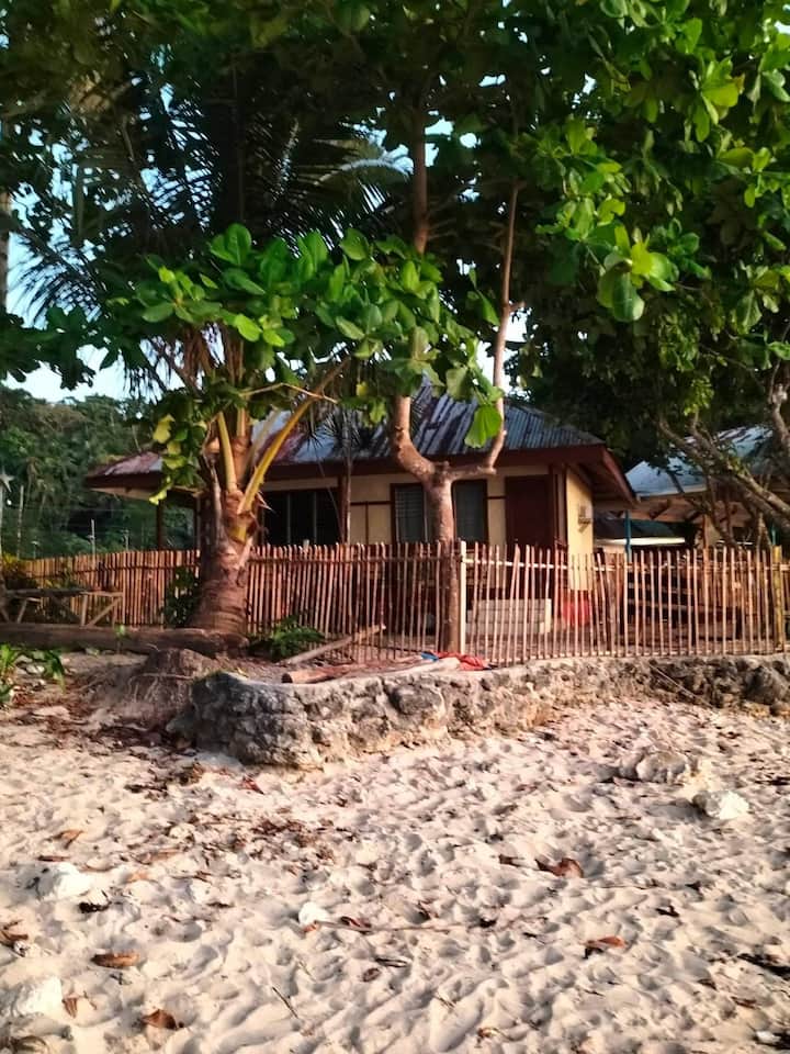 El Nido、フィリピンのまるまる貸切のコテージ08