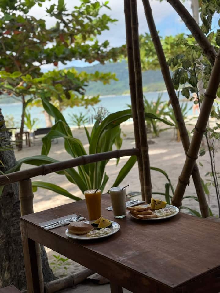 El Nido、フィリピンのまるまる貸切のコテージ06