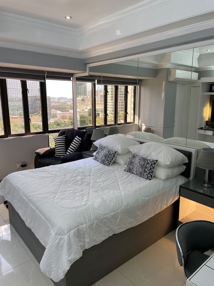 Makati、フィリピンのまるまる貸切のアパート・マンション03