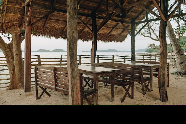 El Nido、フィリピンのまるまる貸切のコテージ08