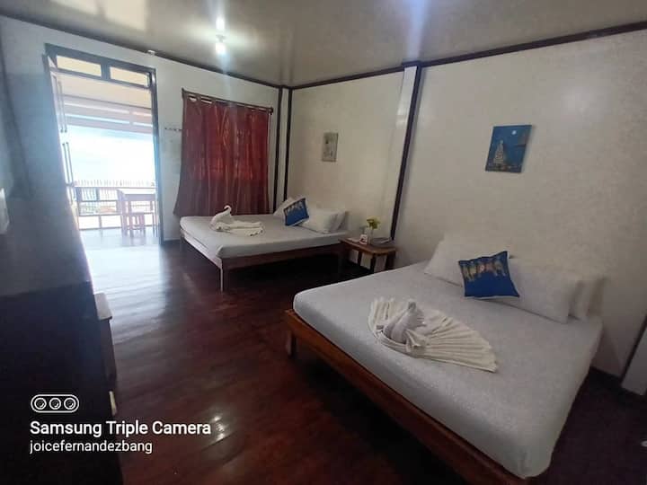 El Nido、フィリピンのまるまる貸切のログハウス06