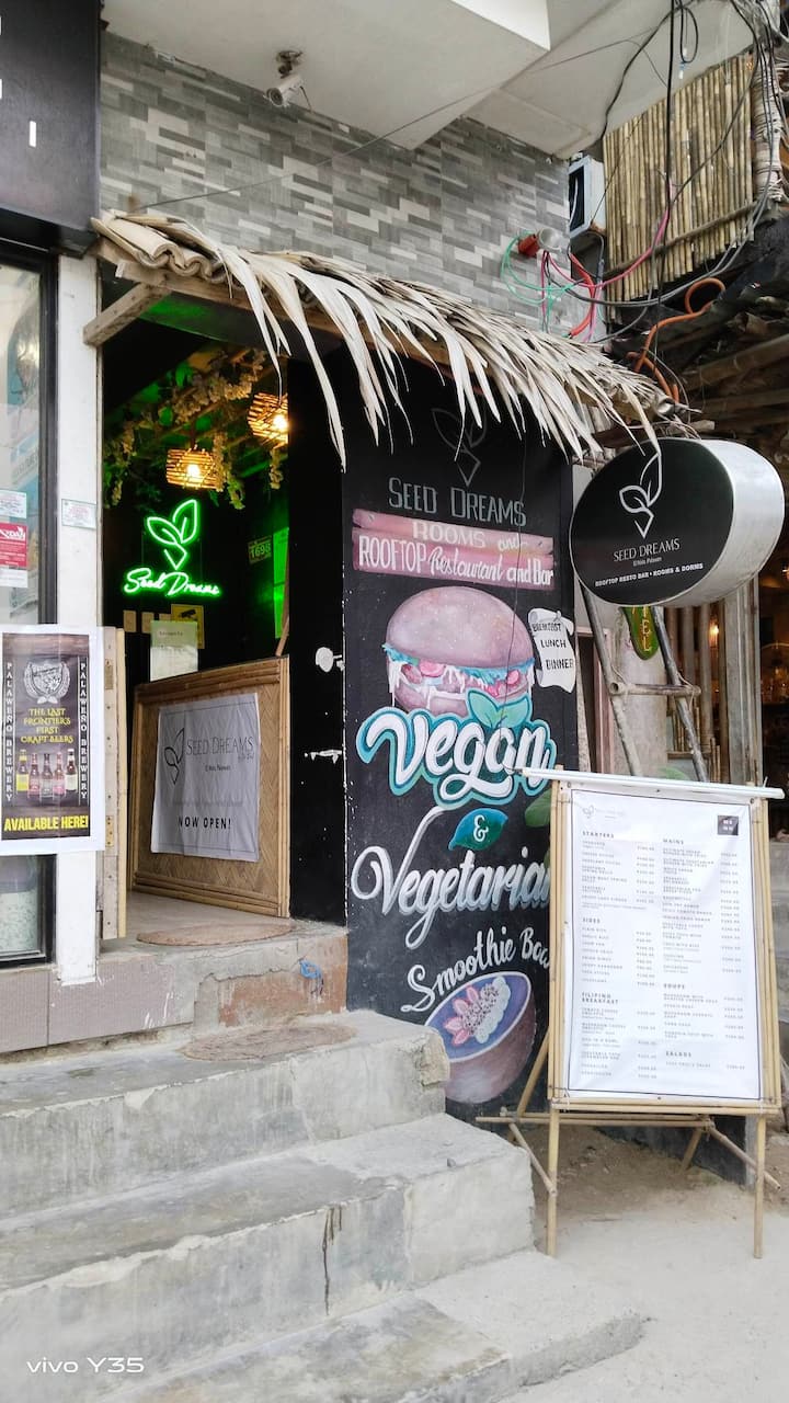 El Nido、フィリピンのホステルの個室07