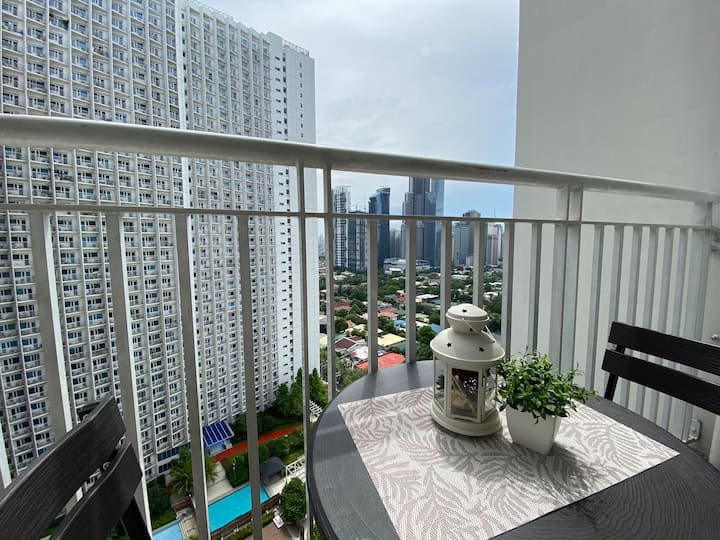 Makati、フィリピンのまるまる貸切のコンドミニアム03