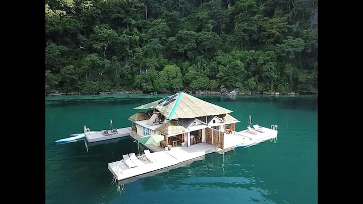 "Coron, Palawan、フィリピンのハウスボートの個室"03