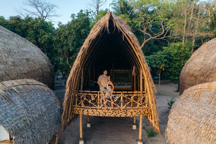 El Nido、フィリピンのログハウスの個室03