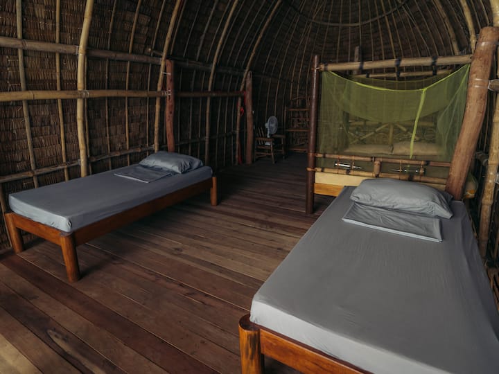 El Nido、フィリピンのログハウスの個室06